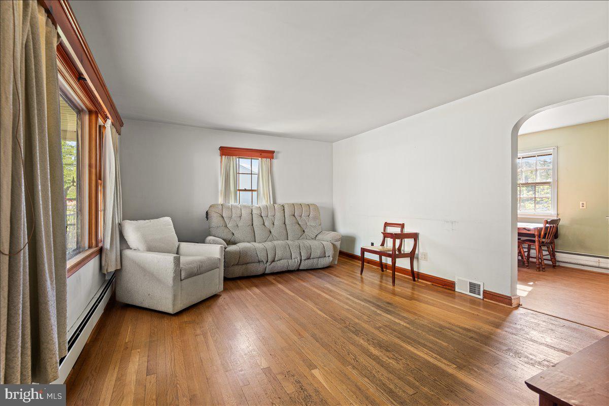 246 Maryland Ave Property Photo 2