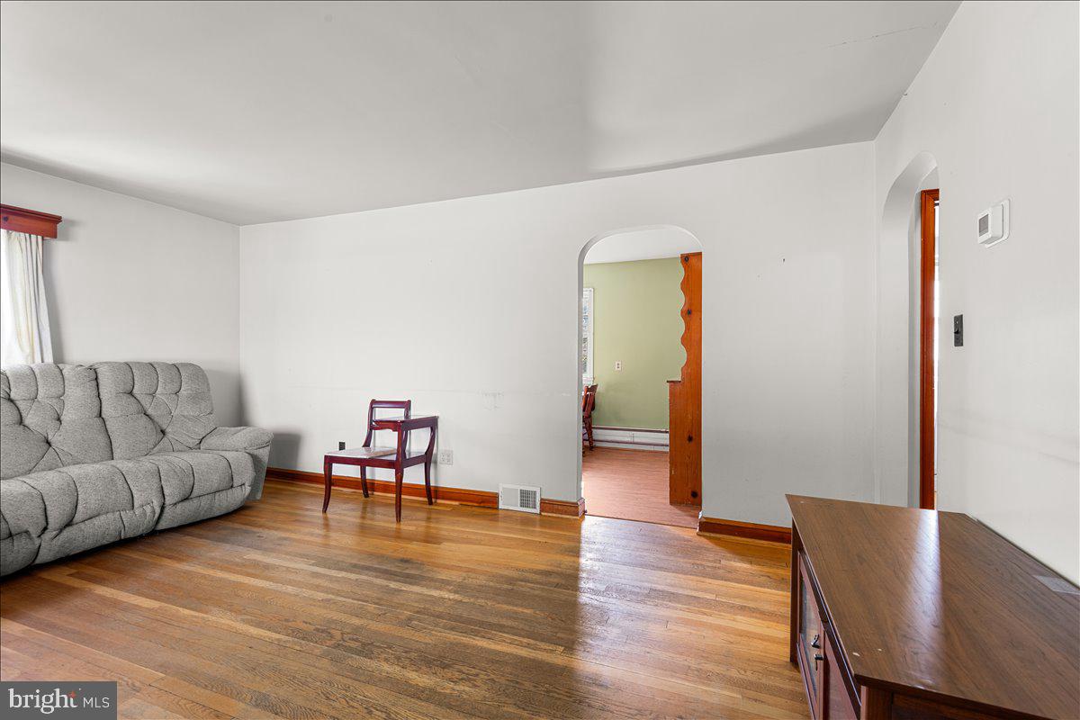 246 Maryland Ave Property Photo 3