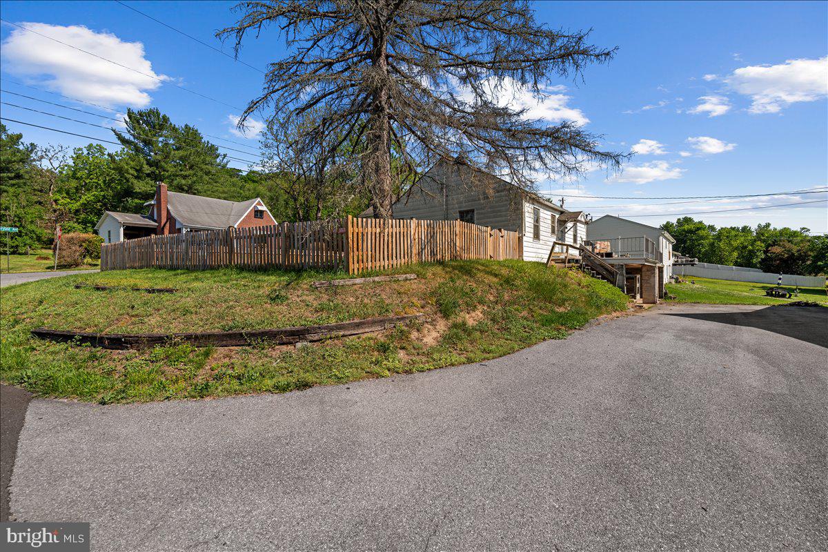 246 Maryland Ave Property Photo 42