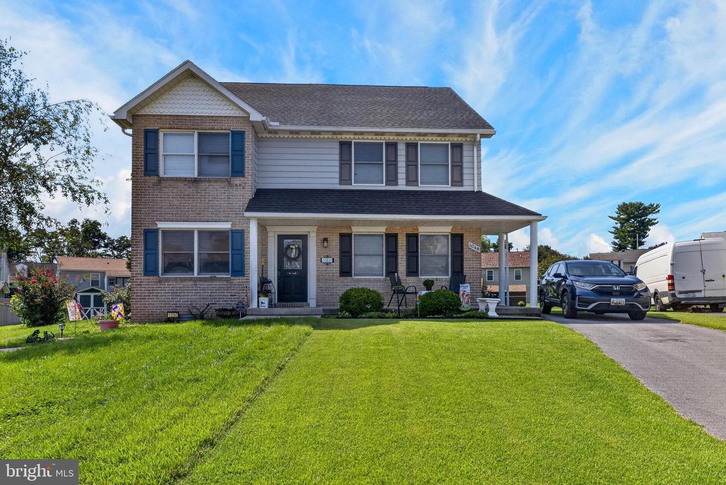 1048 HAMPTON CIRCLE Property Photo 1
