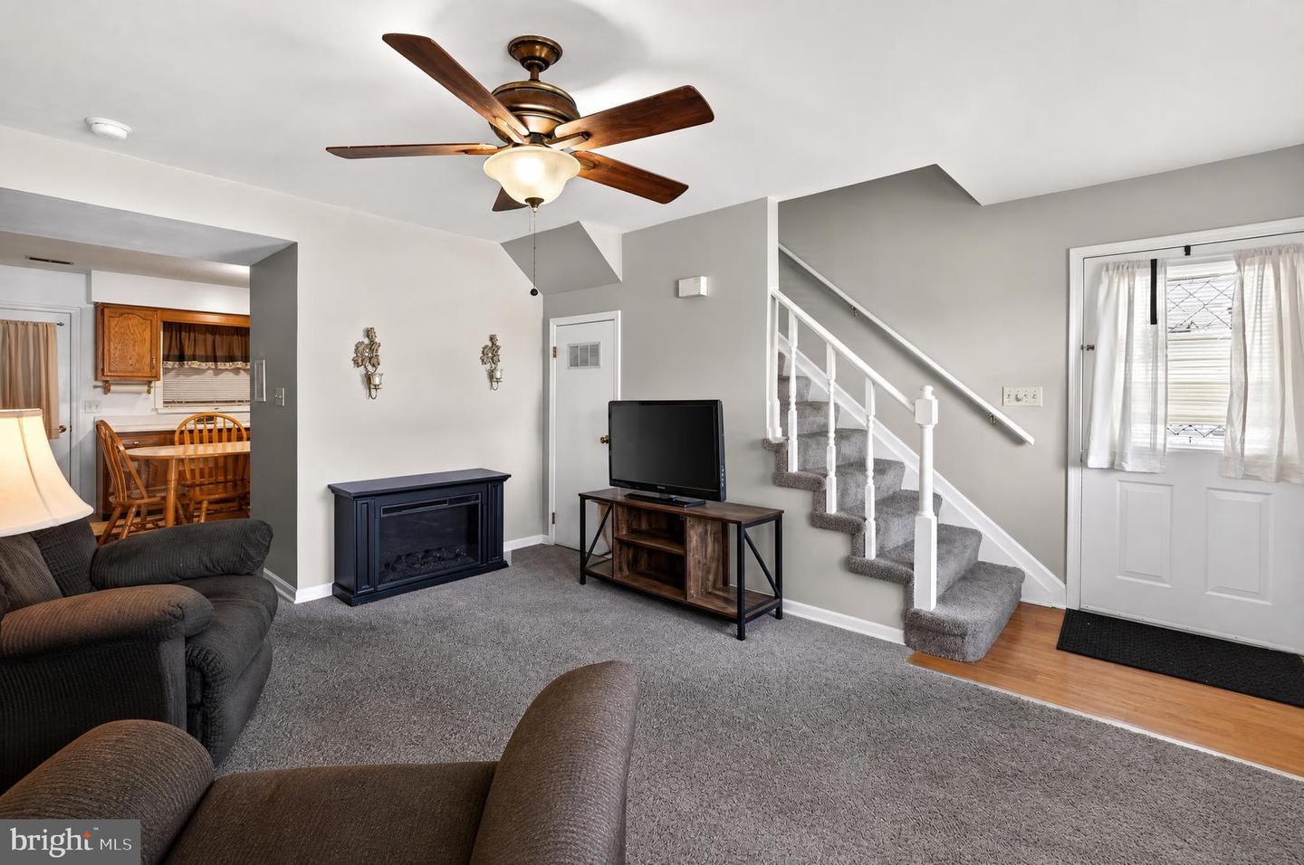 1048 Hampton Circle Property Photo 14