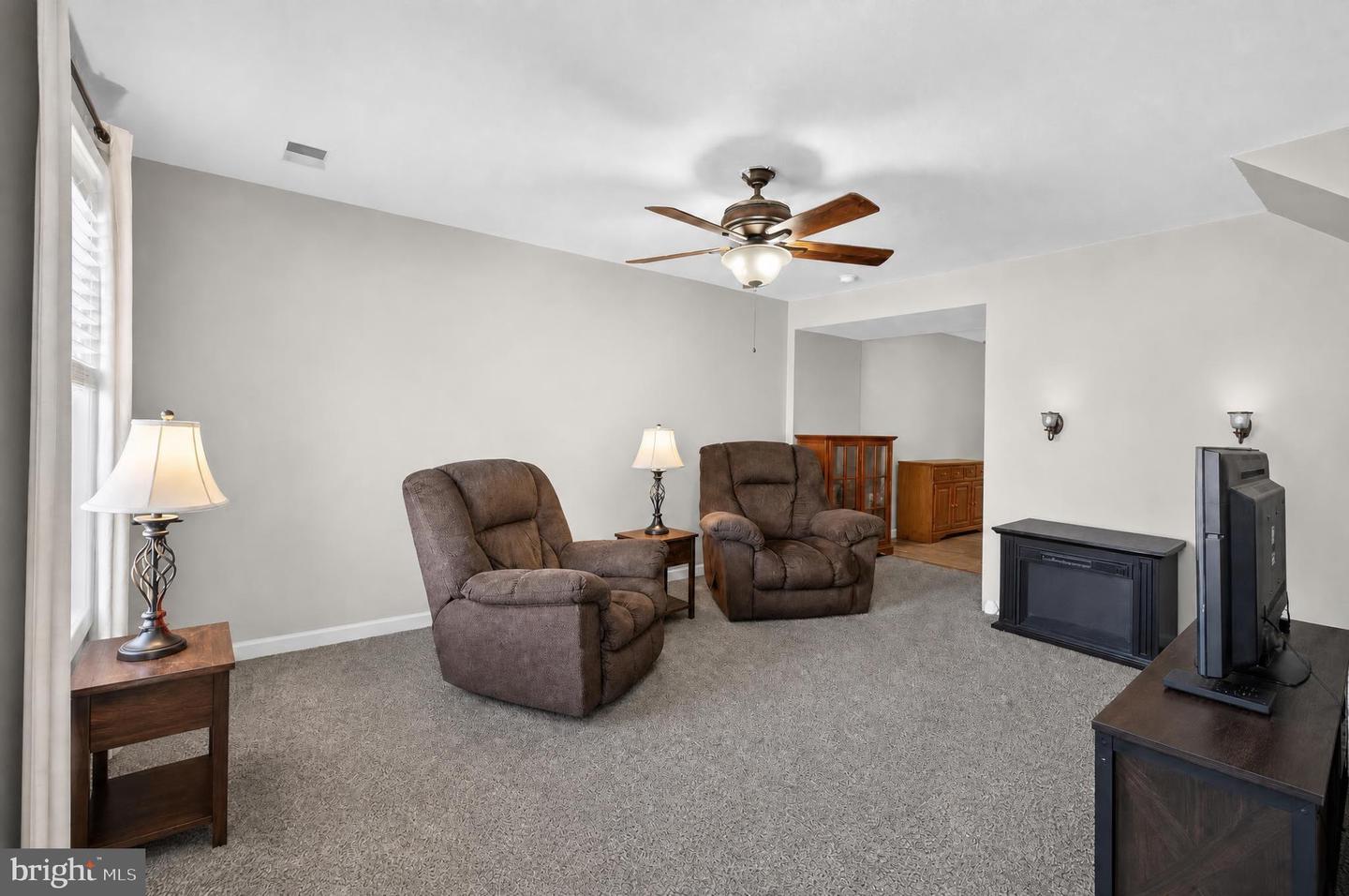 1048 Hampton Circle Property Photo 15