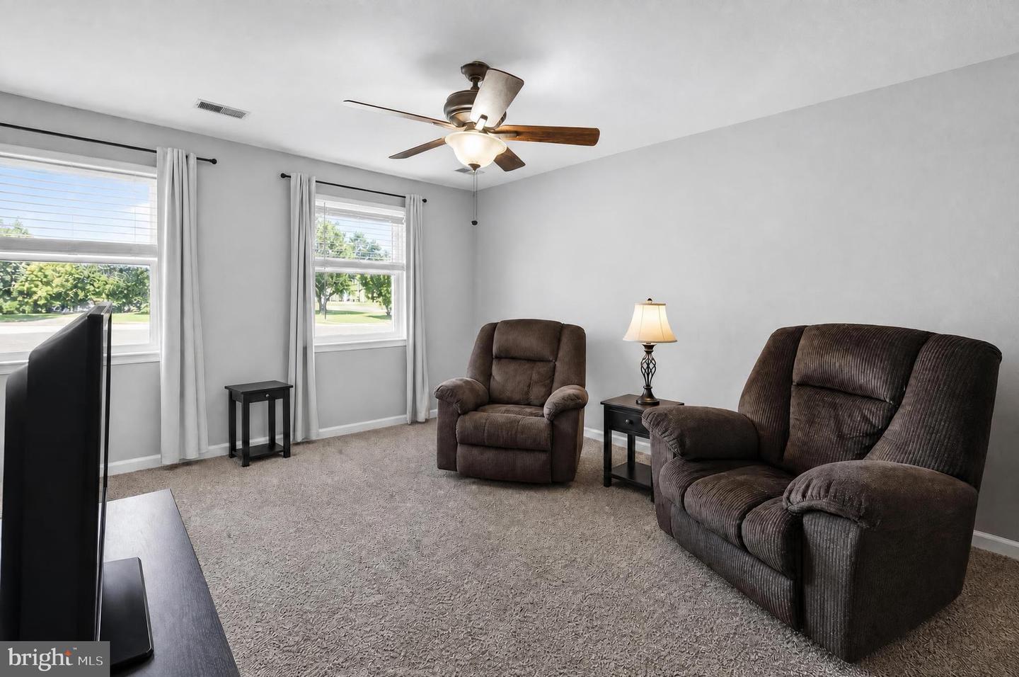1048 Hampton Circle Property Photo 16