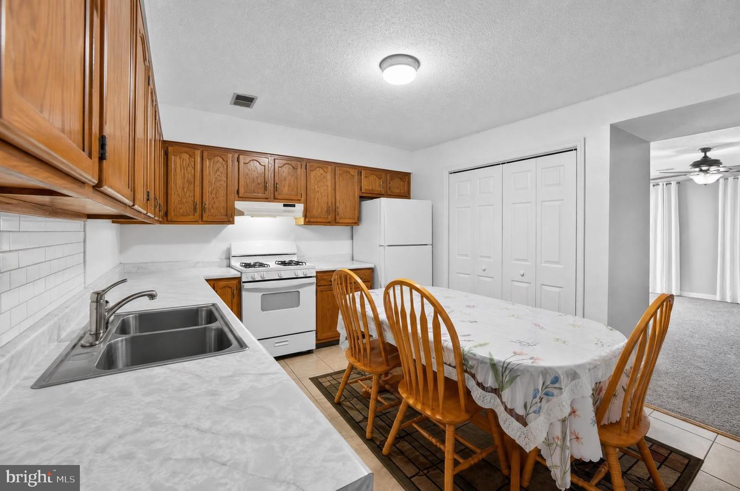 1048 Hampton Circle Property Photo 19