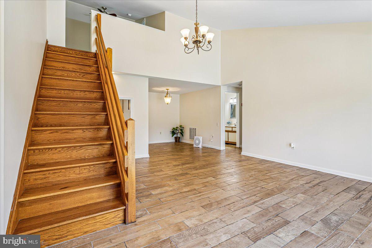 1538 Kensington Dr Property Photo 7