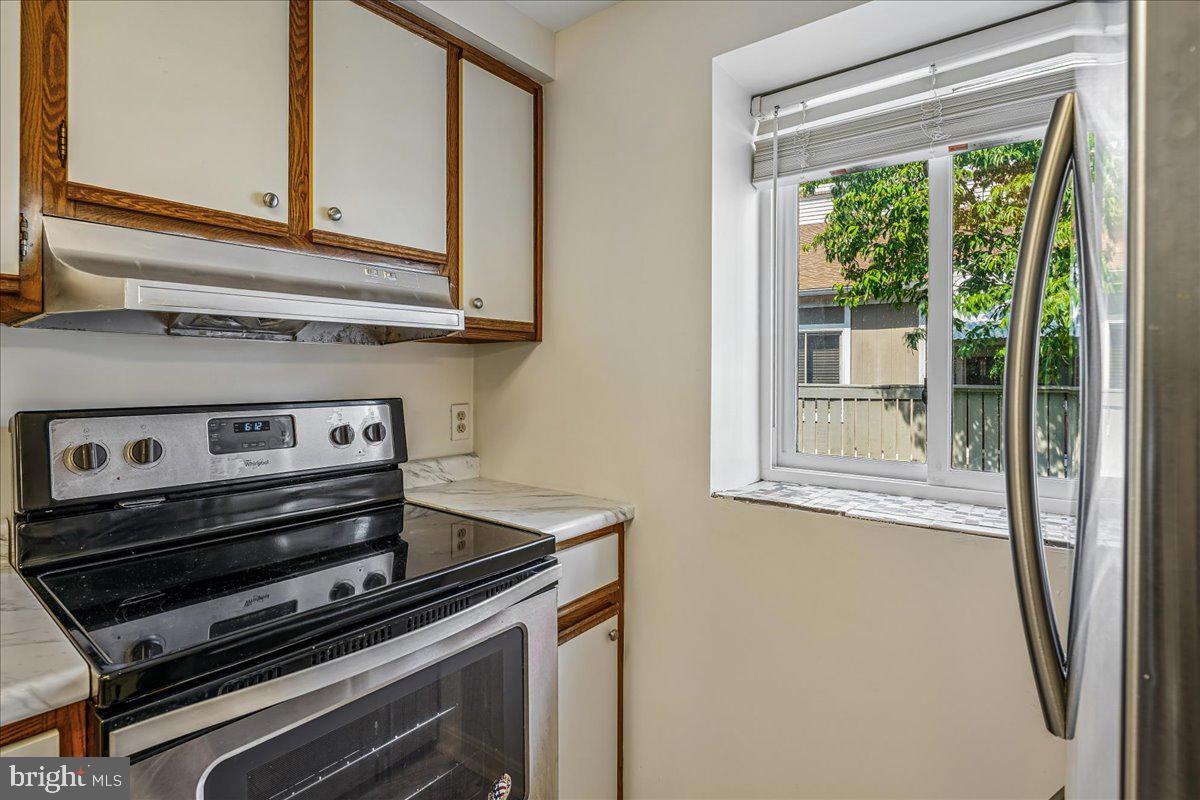 1538 Kensington Dr Property Photo 18