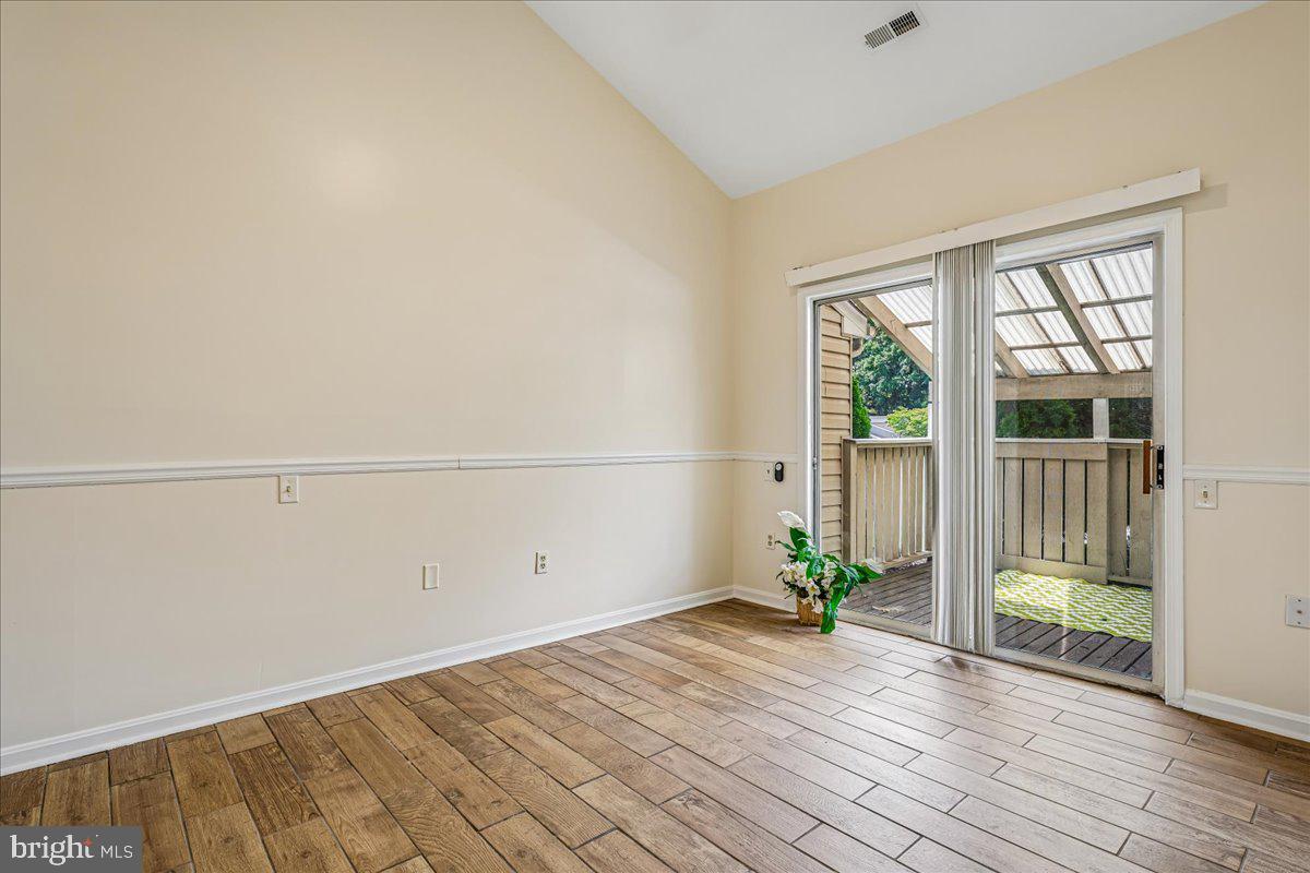 1538 Kensington Dr Property Photo 23