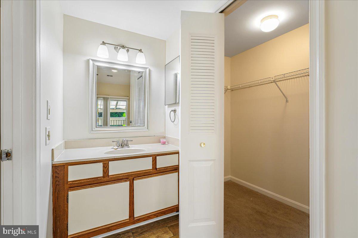 1538 Kensington Dr Property Photo 29