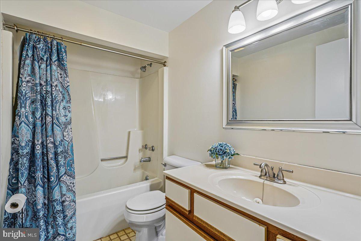1538 Kensington Dr Property Photo 40