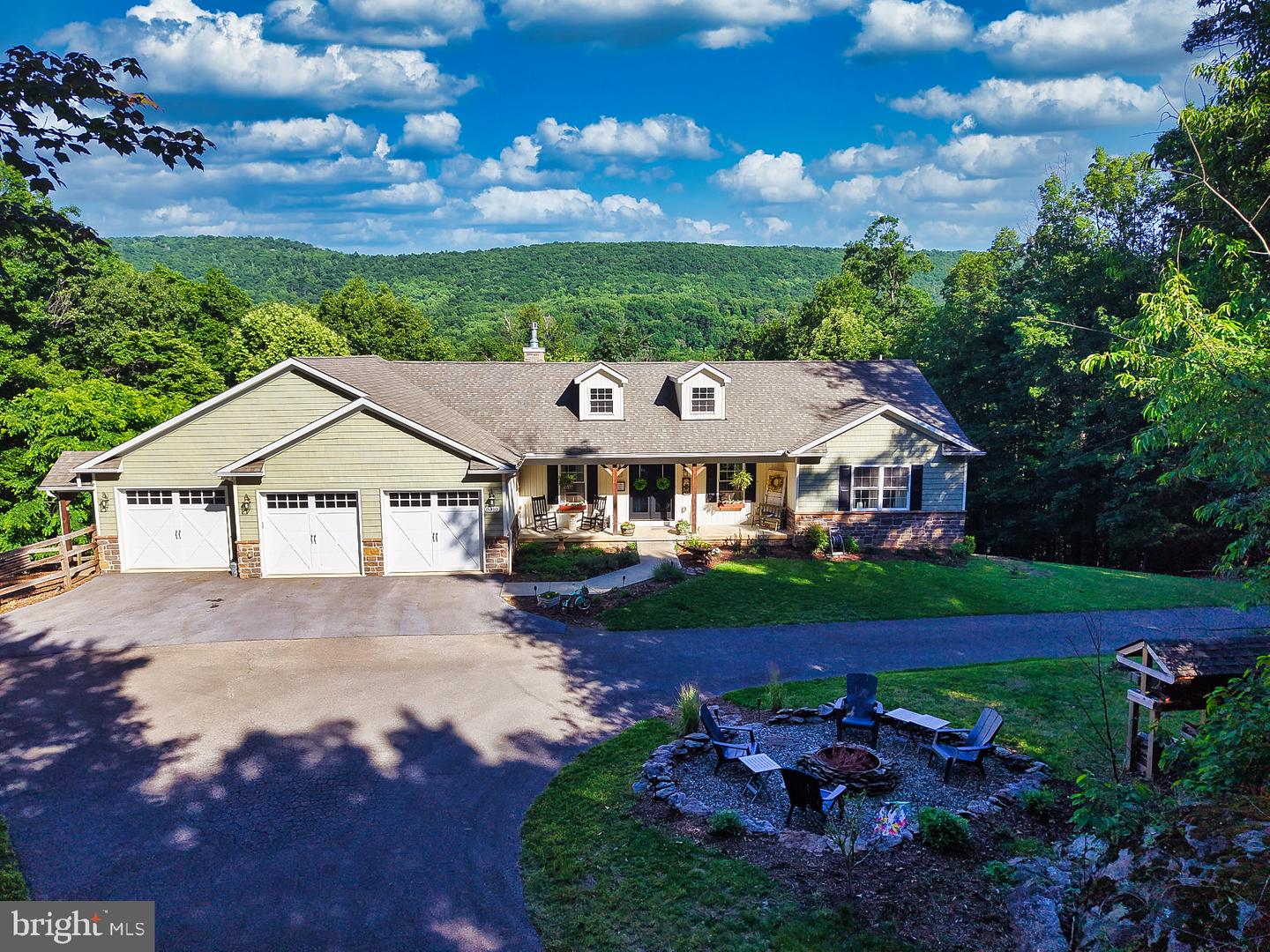 3310 Hawks Hill Ln Property Photo 1