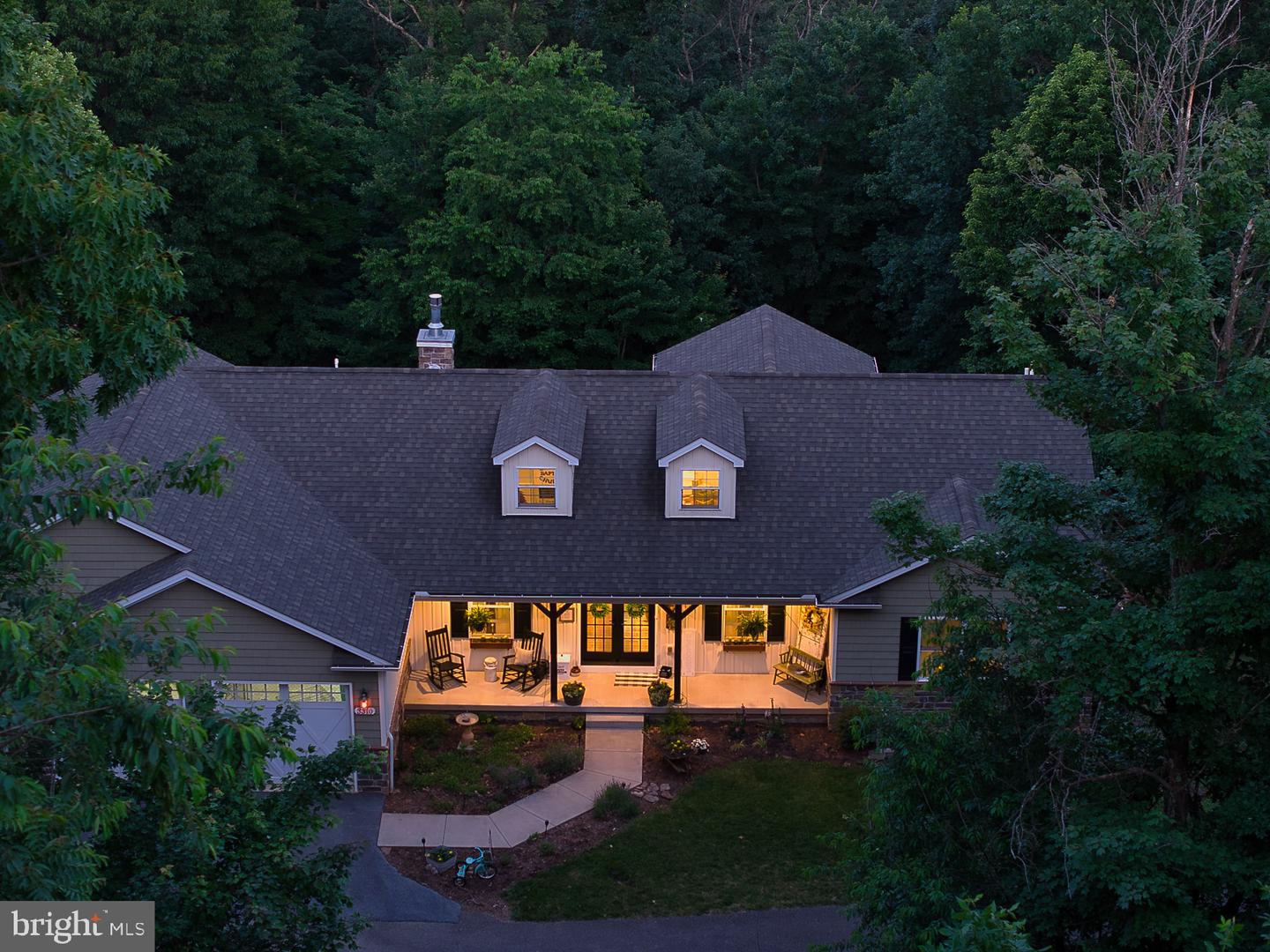 3310 Hawks Hill Ln Property Photo 4