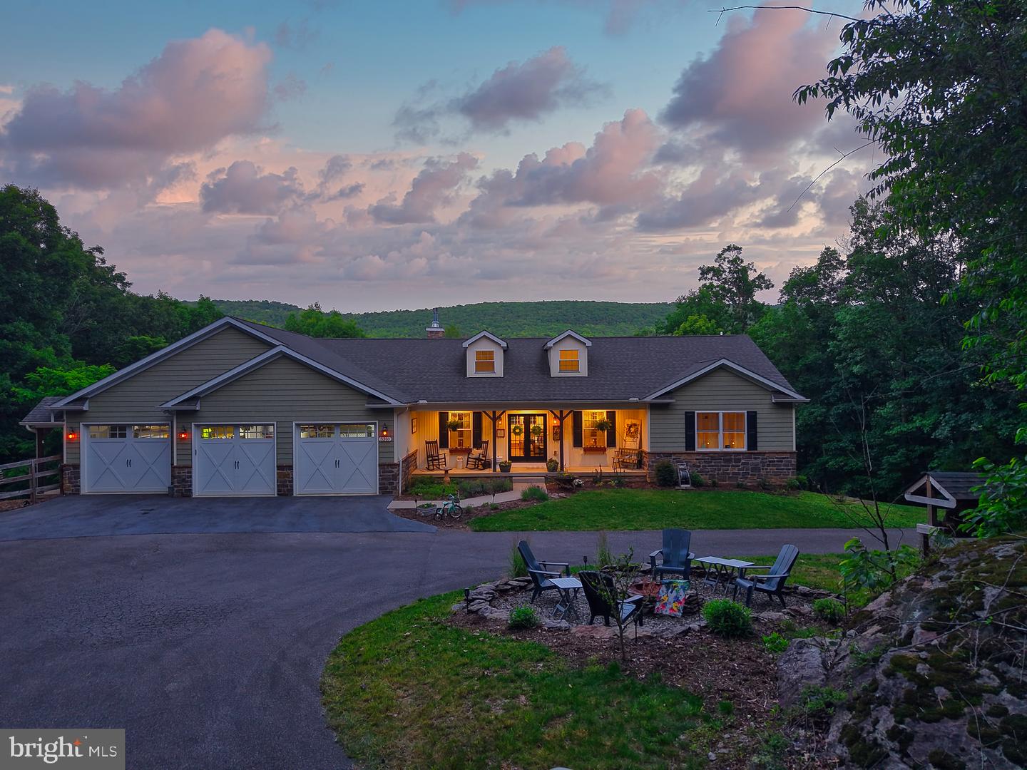 3310 Hawks Hill Ln Property Photo 5