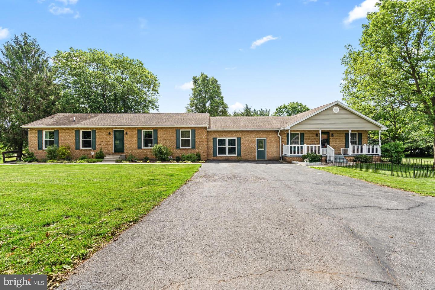 14433 Hicksville Rd Property Photo 1