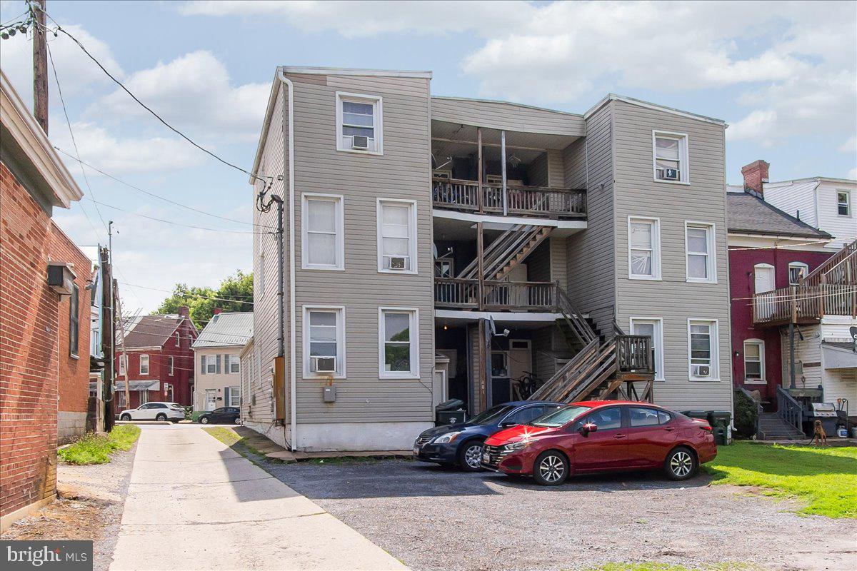 401 S Potomac St Property Photo 2