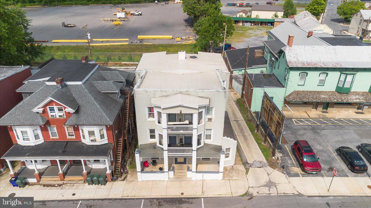 401 S Potomac St Property Photo 5