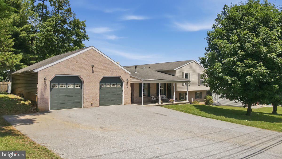 16818 Sterling Rd Property Photo 1