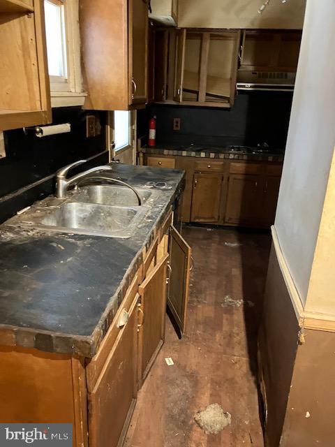 216 Fulton St Property Photo 3