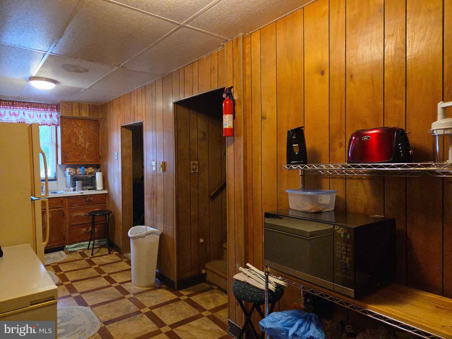 202 E Chapline St Property Photo 5