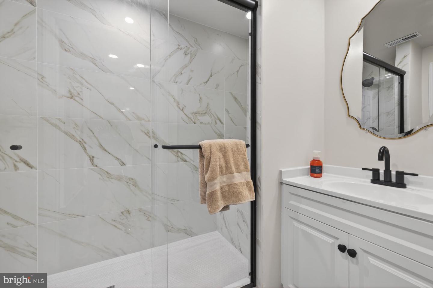 9425 Alloway Dr Property Photo 29
