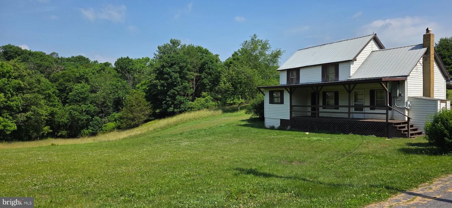 9000 CORNER RD Property Photo 1