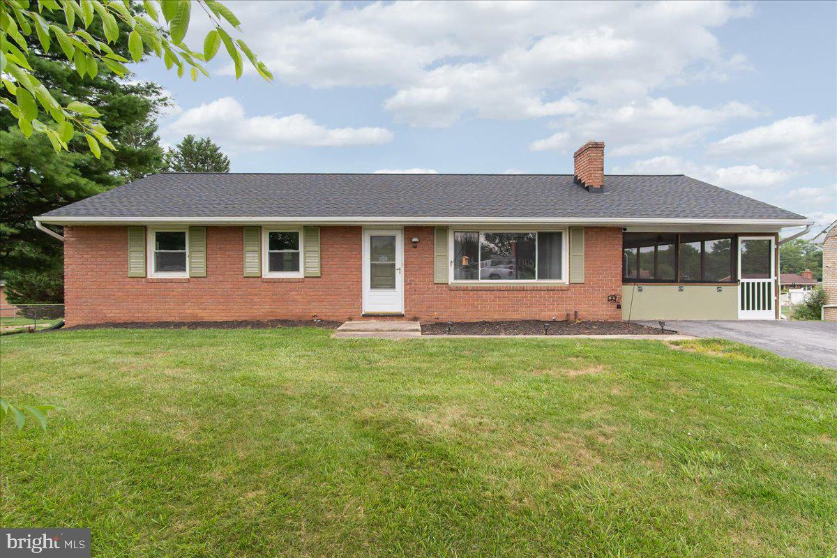 10602 Oaktree Cir Property Photo 1
