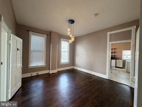 228 E Washington St Property Photo 5