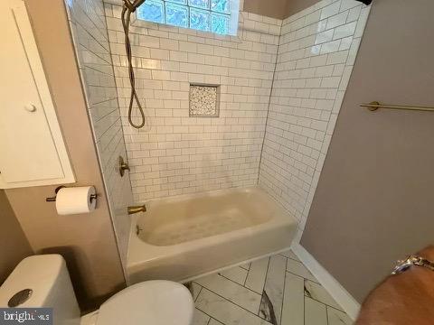228 E Washington St Property Photo 7