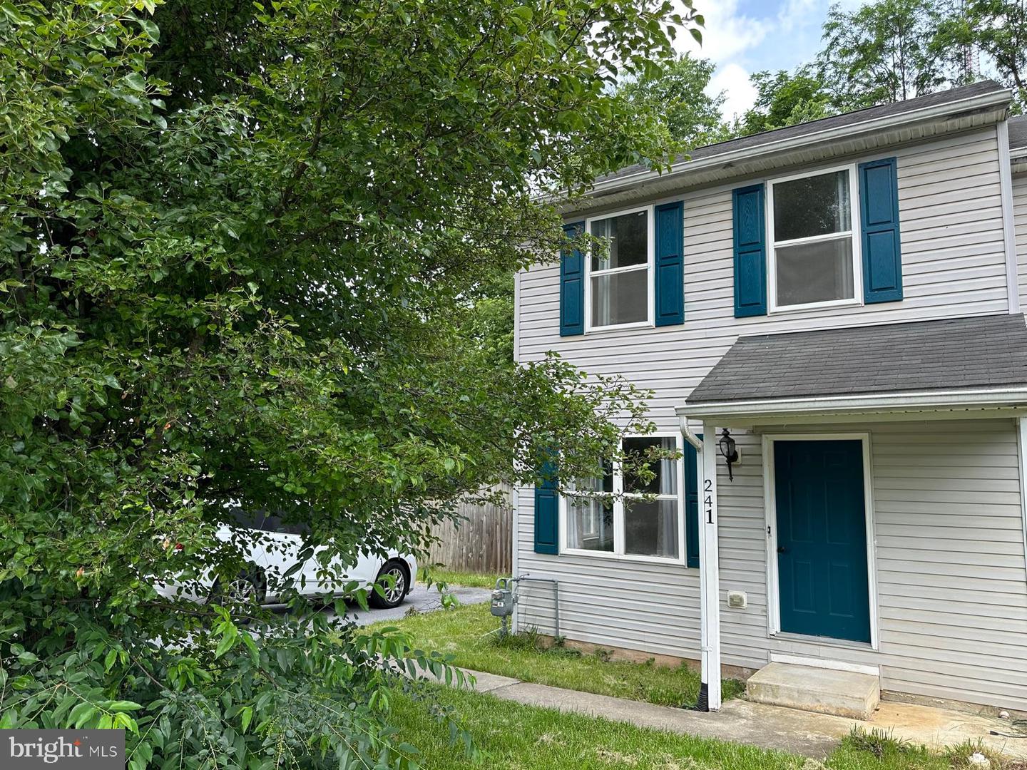 241 Merrbaugh Dr Property Photo 1