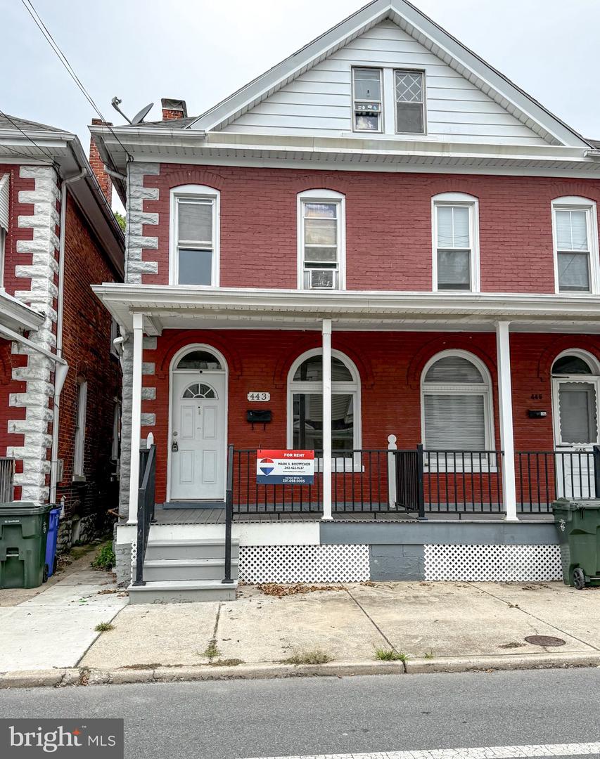443 N MULBERRY ST Property Photo 1