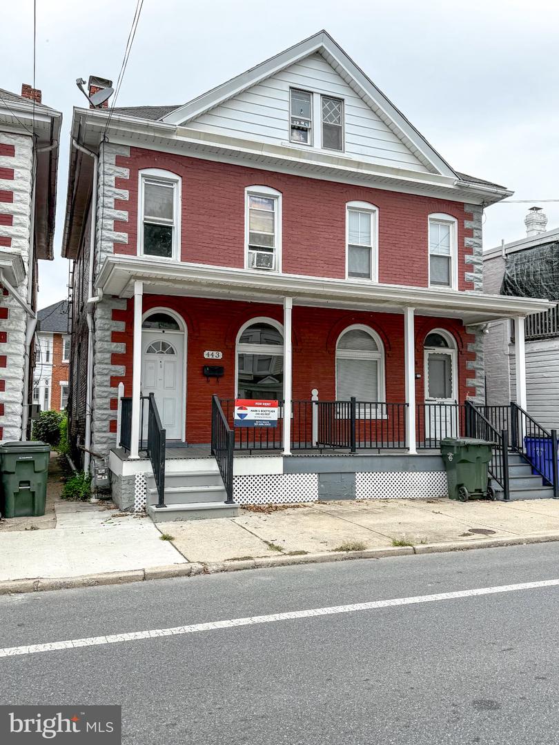 443 N Mulberry St Property Photo 2