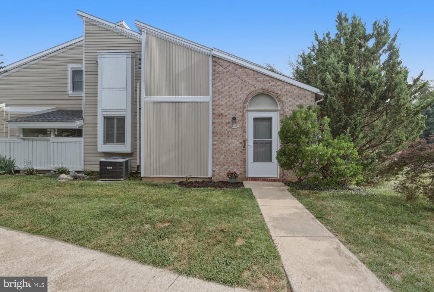 1508 KENSINGTON DR