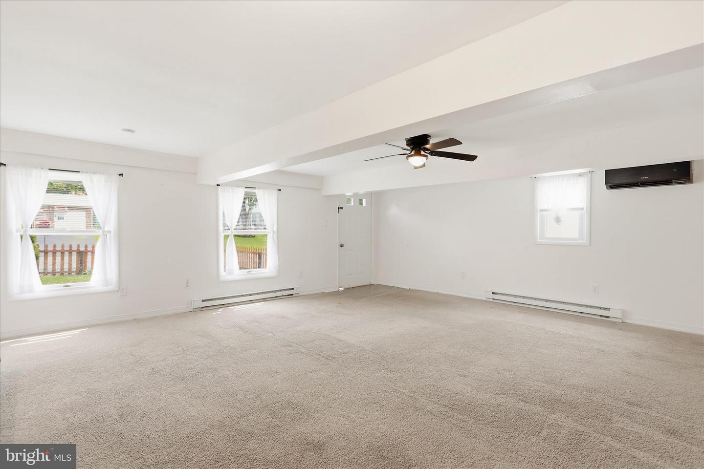 21434 Greenbrier Rd Property Photo 3