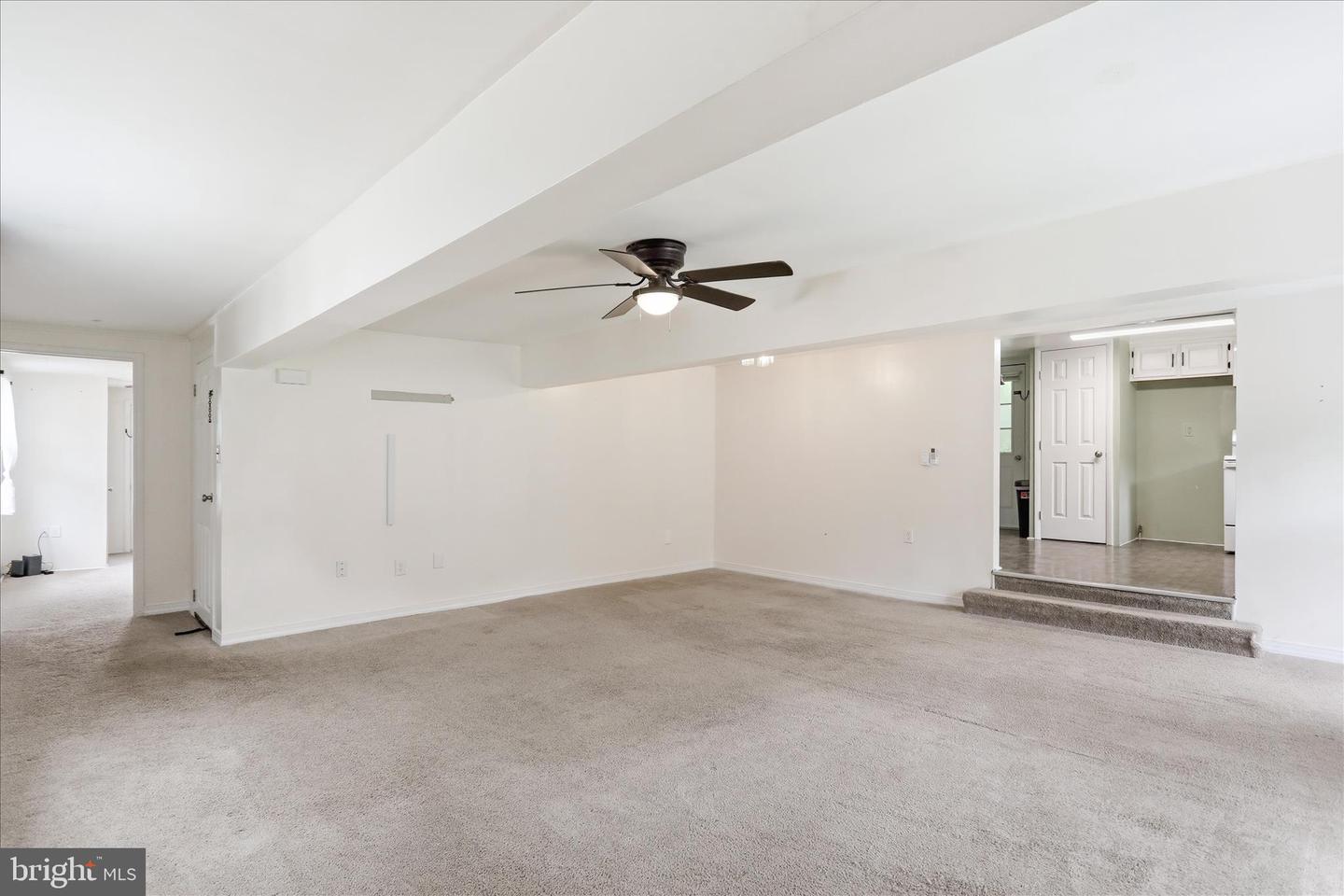 21434 Greenbrier Rd Property Photo 5