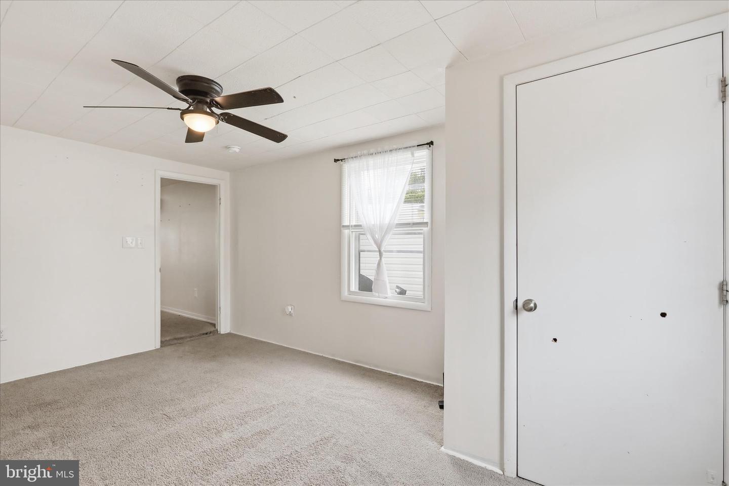 21434 Greenbrier Rd Property Photo 6