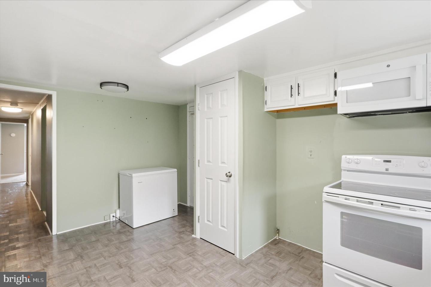 21434 Greenbrier Rd Property Photo 11