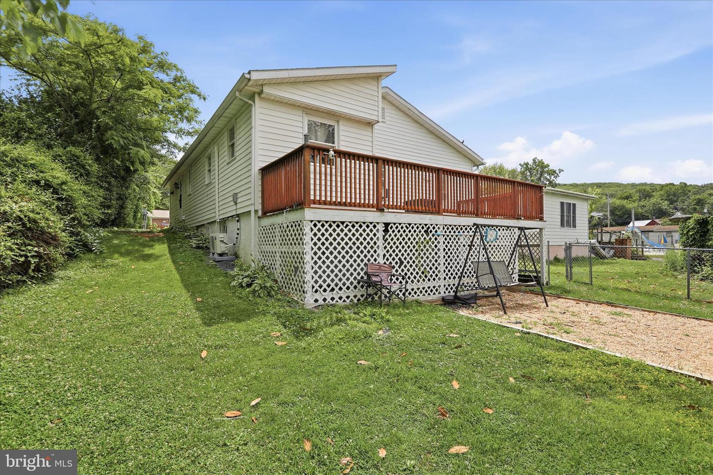 21434 Greenbrier Rd Property Photo 27