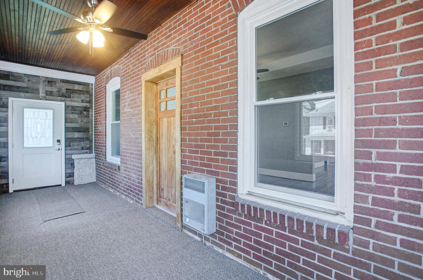 846 Guilford Ave Property Photo 6