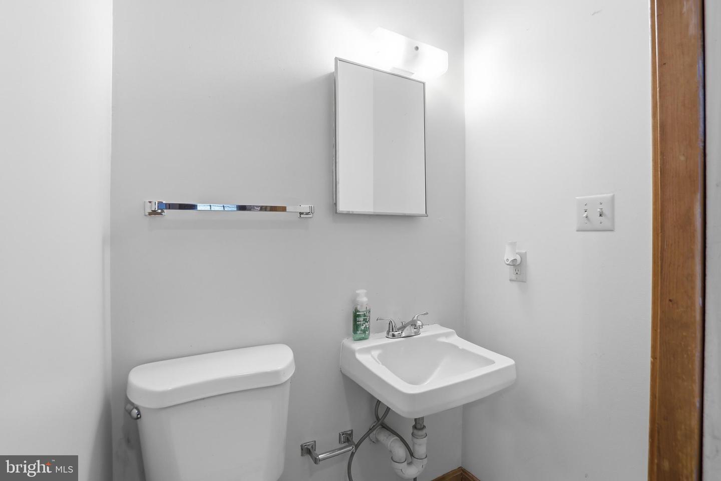 249 Summit Ave Property Photo 9