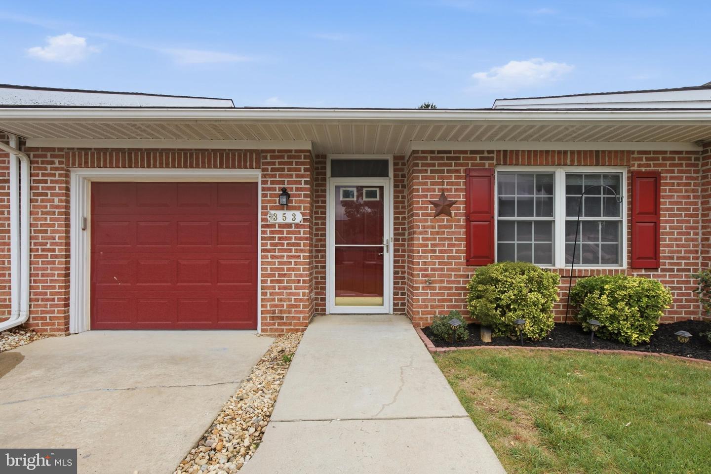353 Sunbrook Ln #111 Property Photo 19