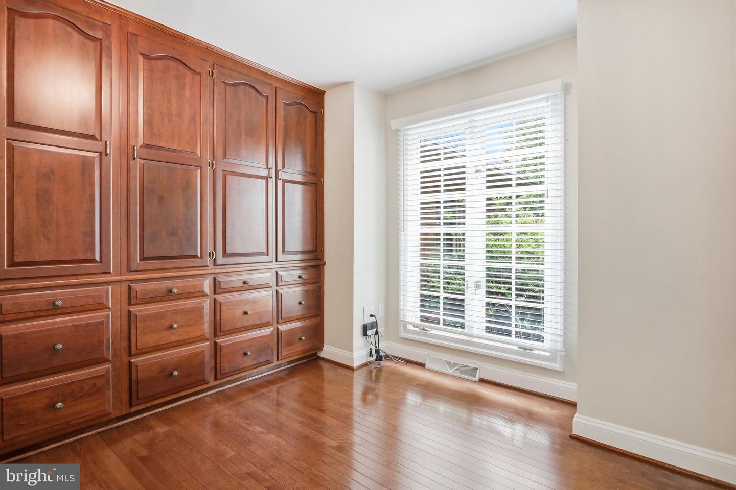 20119 Teakwood Dr Property Photo 28