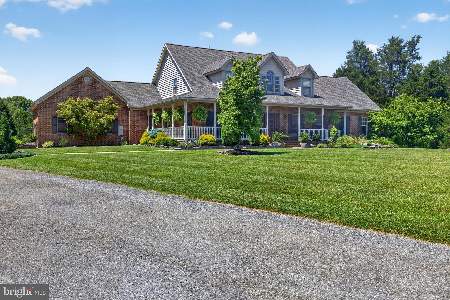 15920 River Bend Ct Property Photo 2