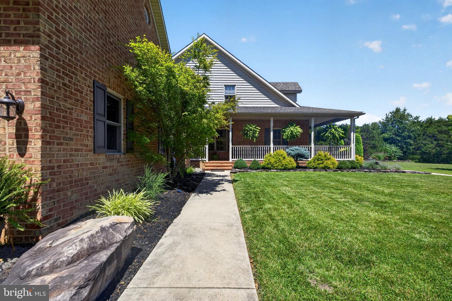 15920 River Bend Ct Property Photo 8