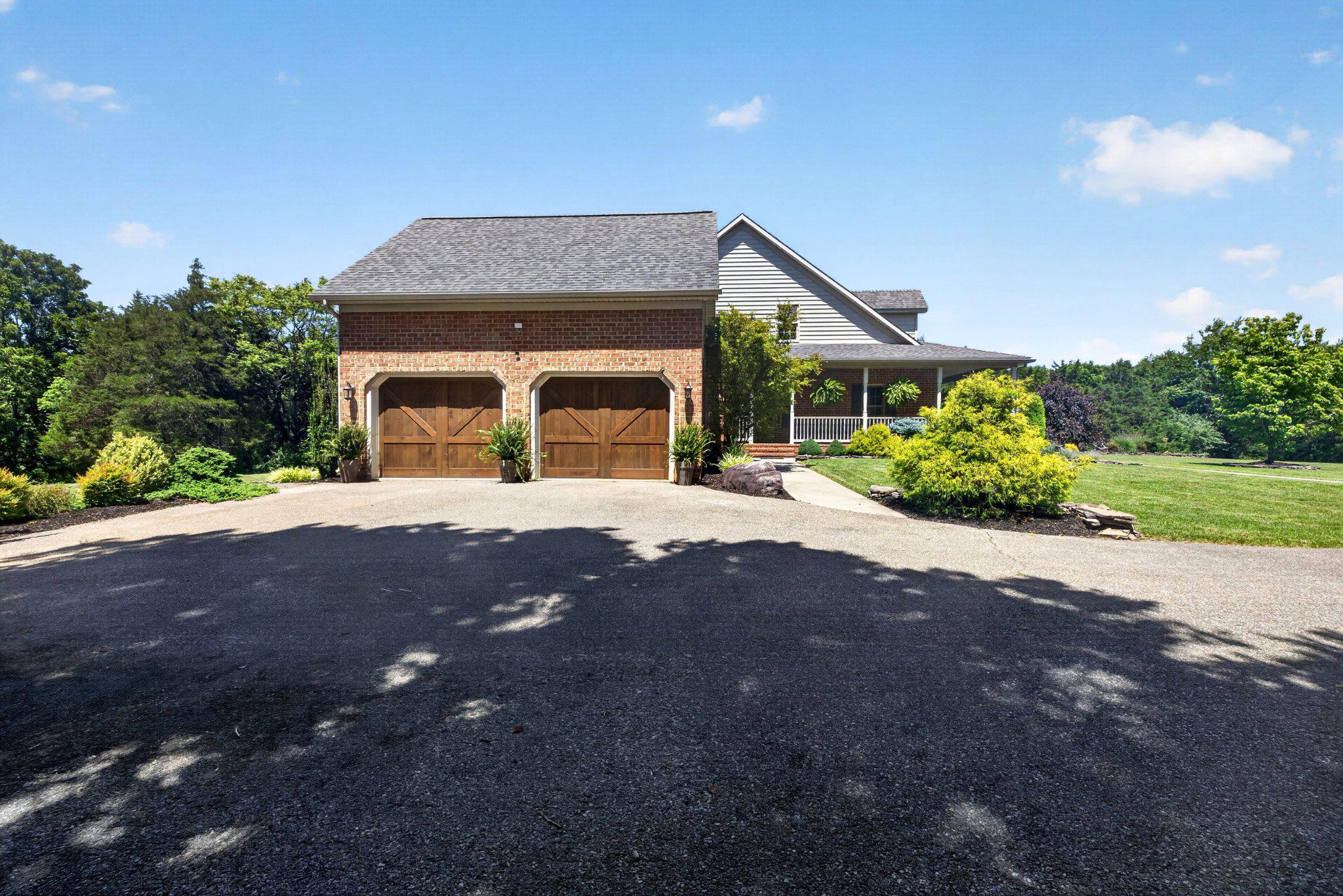 15920 River Bend Ct Property Photo 12