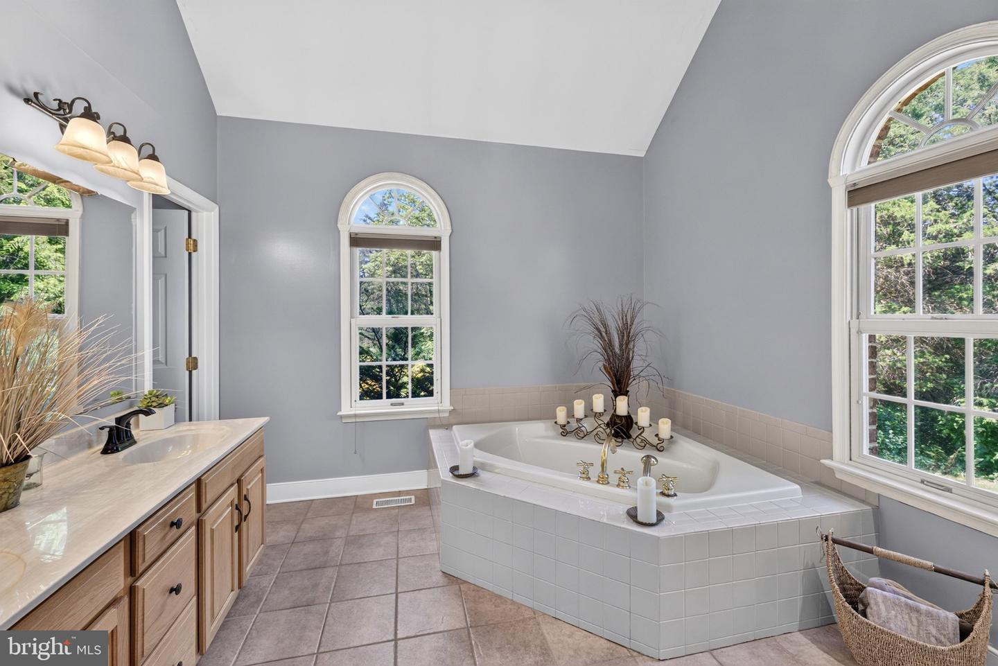 15920 River Bend Ct Property Photo 42
