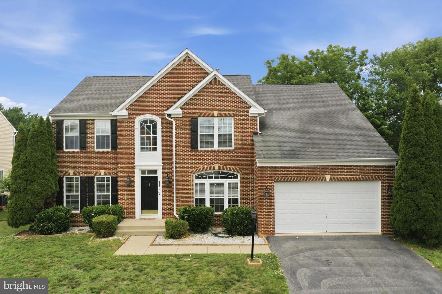 11257 Suffolk Dr Property Photo 2