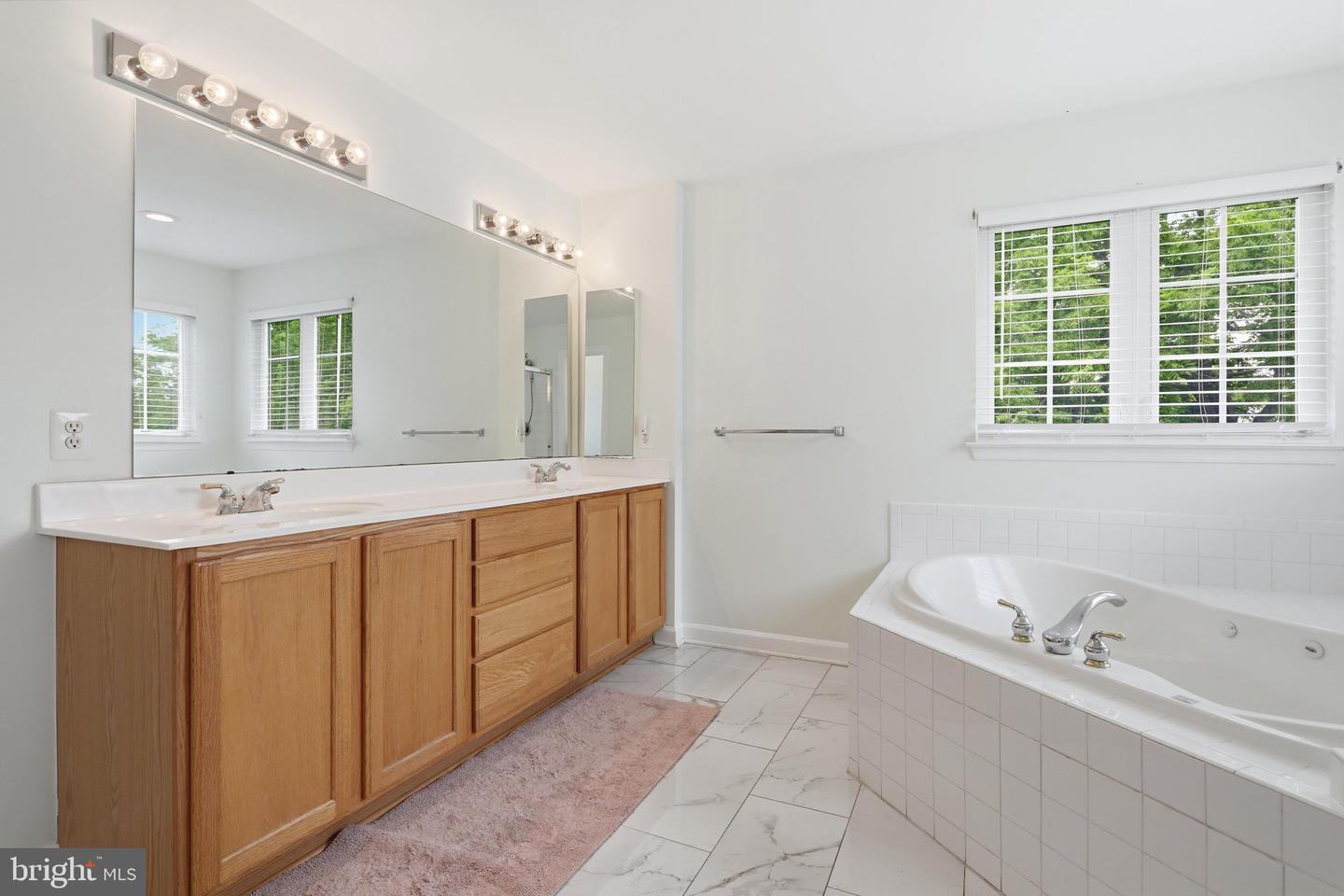 11257 Suffolk Dr Property Photo 41