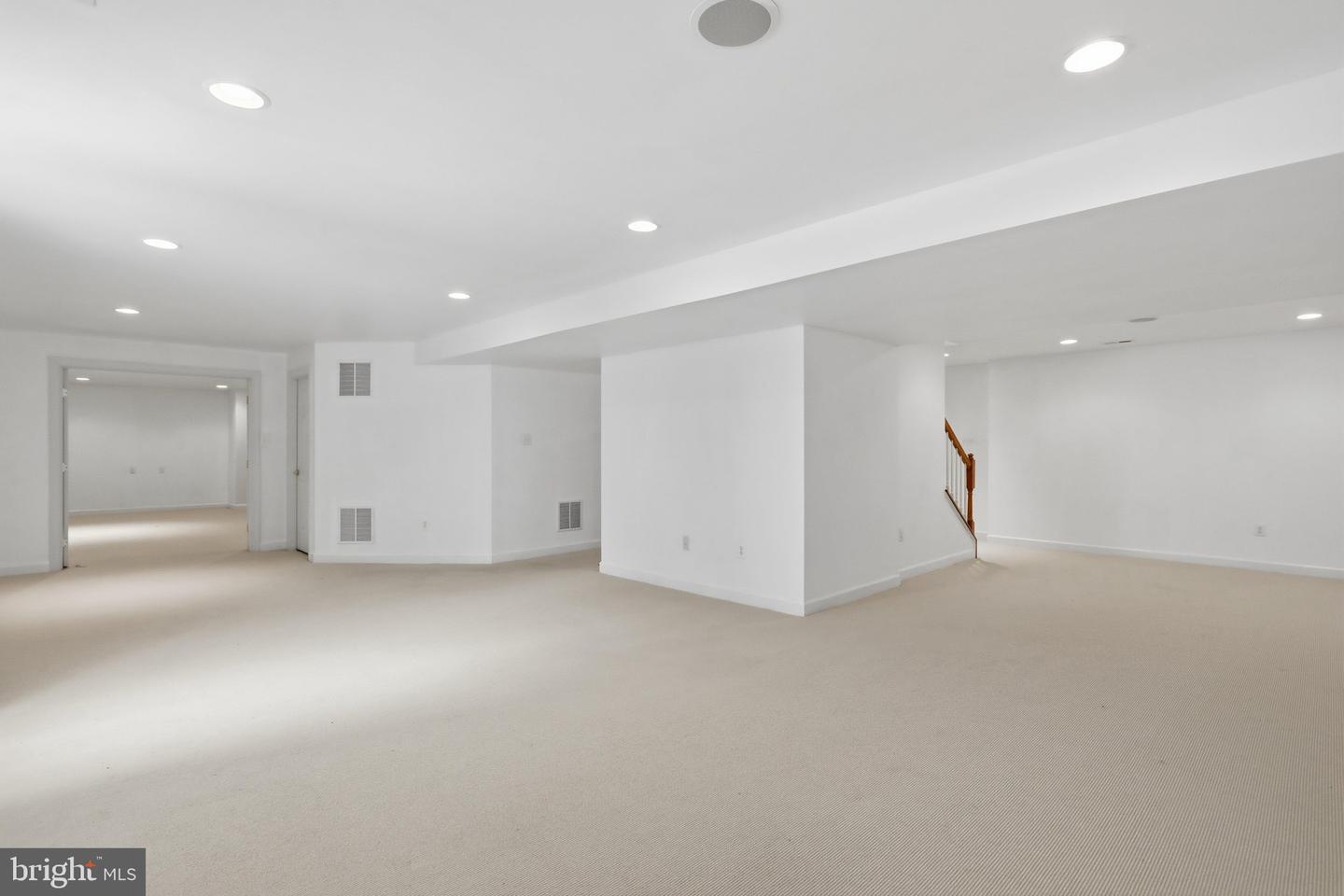 11257 Suffolk Dr Property Photo 43