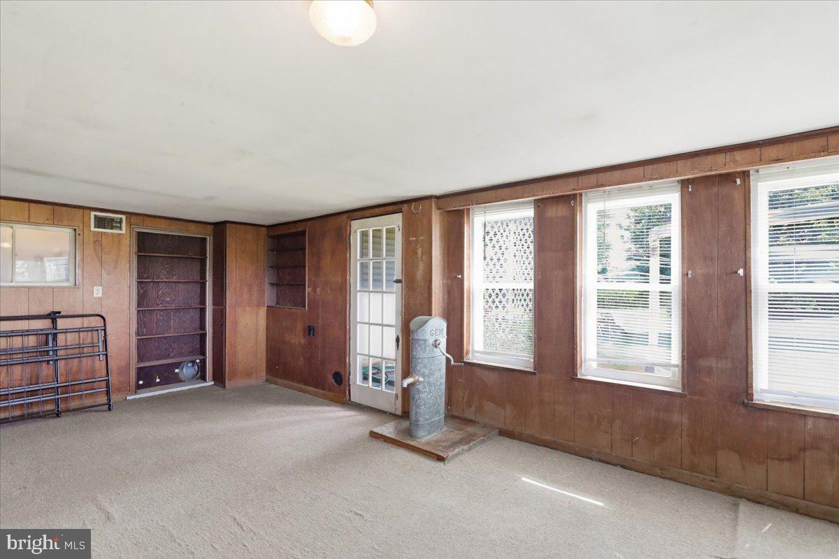 13844 Clear Spring Rd Property Photo 3