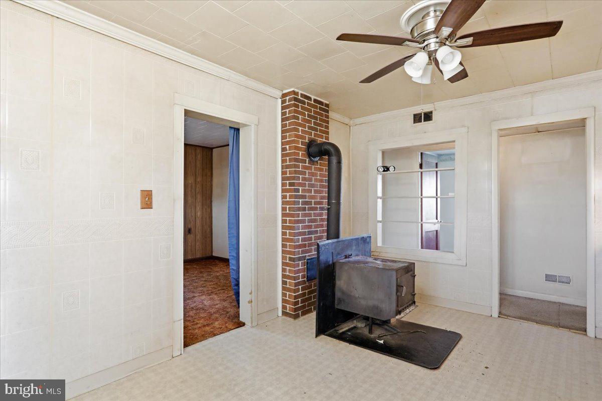 13844 Clear Spring Rd Property Photo 6