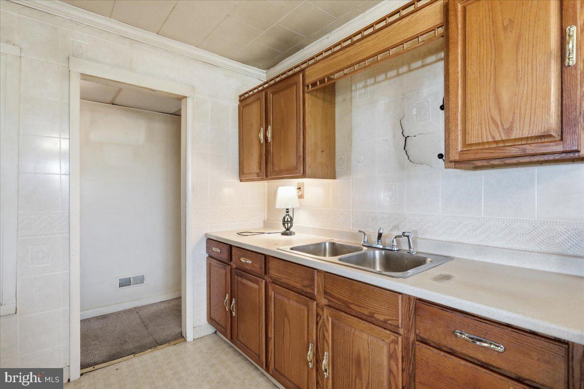 13844 Clear Spring Rd Property Photo 8